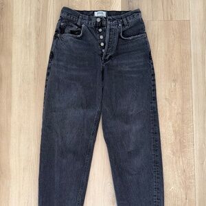 AGolde Distressed Barrel Jean!